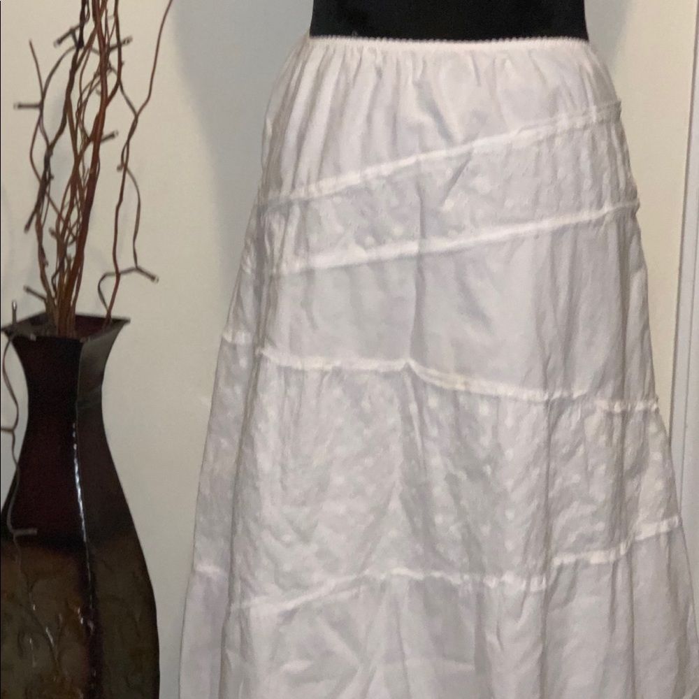 White skirt, lace detail, boho